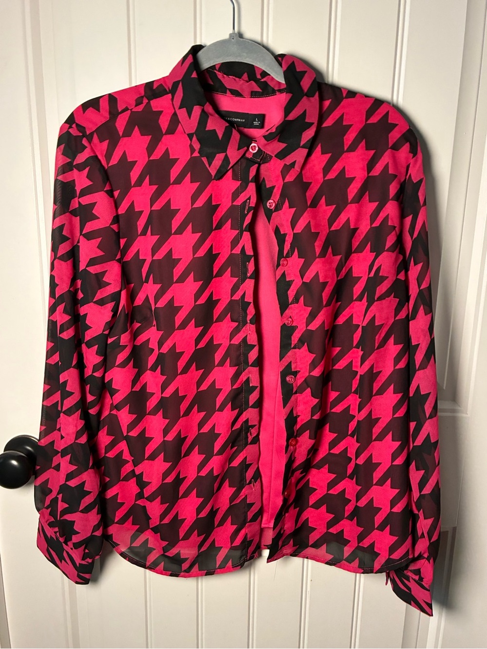 New York & Company Hot Pink and Black Houndstooth Button-Down Shirt Large